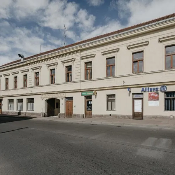 Apartmán 3, Suvorovova 158, hotel v Českém Brodě