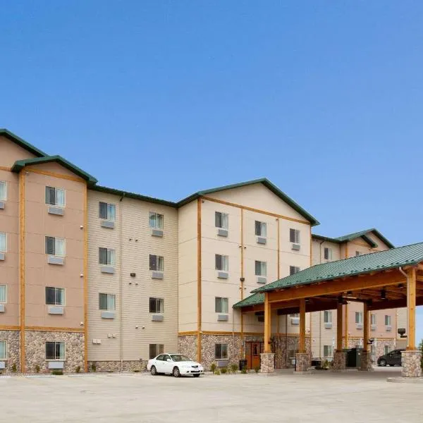 Hawthorn Suites by Wyndham Minot, hotel Minotban