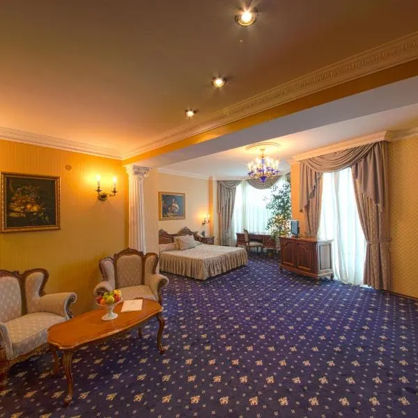 Grand Hotel London, hotel in Varna City