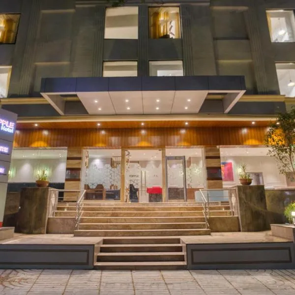 7 Apple Hotel - Viman Nagar Pune: Yeraoda şehrinde bir otel