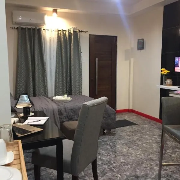 Mirasol Residences, hotel in Daet