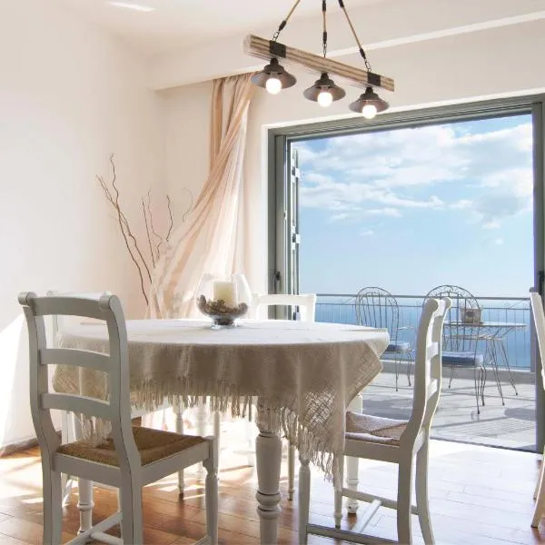 The balcony of Mani, hotel a Tséria