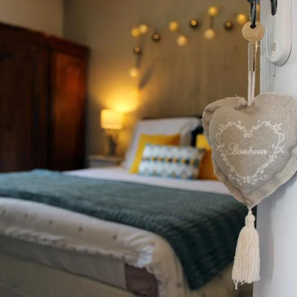Le Val Daninière B&B Adult only, hotel in Le Mesnil-Garnier