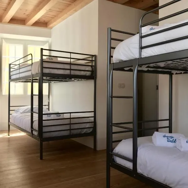 Change The World Hostels - Coimbra - Almedina, hotel v destinaci Coimbra