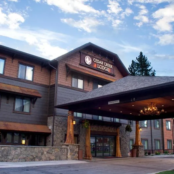 Cedar Creek Lodge & Conference Center, hotel en Hungry Horse