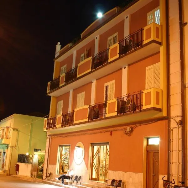 Hotel Piro, hotel u gradu 'Mirto'