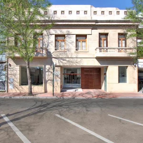 San Isidro Plaza Hotel、サン・イシドロのホテル