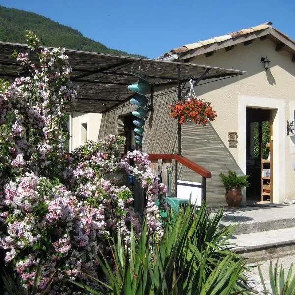 DOMAINE DU MURIER, hotel v destinaci Die