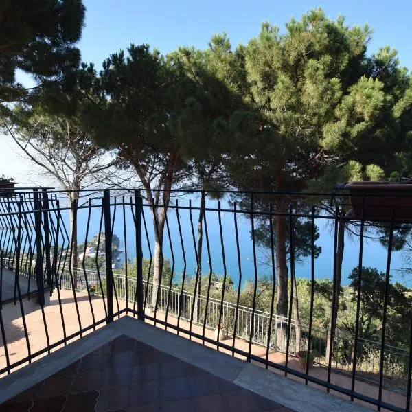Alba Tra I Pini B&B, hotel in Cefalù