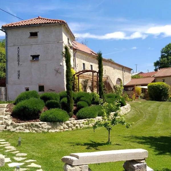 Auvergnat'Home, hotel in Saint-Priest-dʼAndelot