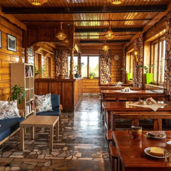 DOM NAD JEZIOREM HUBKA przy ścieżce rowerowej Velo Dunajec i Velo Czorsztyn, hotel v destinaci Maniowy