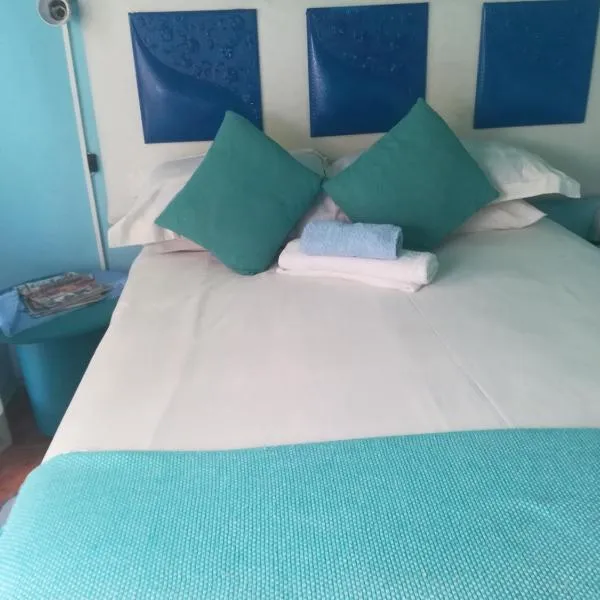 Diphororo guest house, отель в Сан-Сити