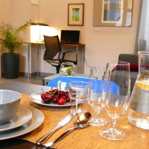 Casa25- Convenient location to Miland Centre & Como Lake!, hotel in Meda