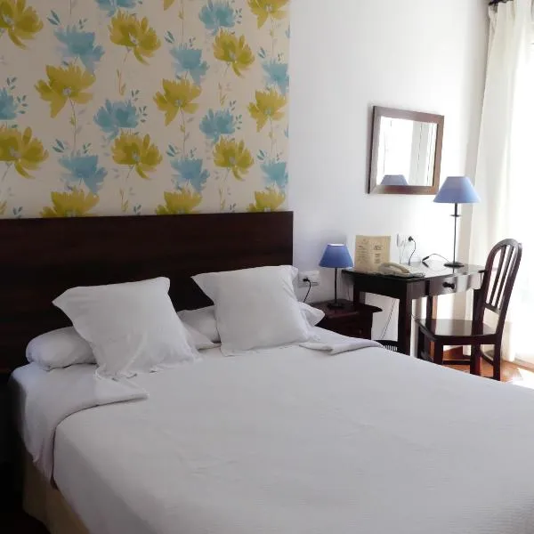 Hostal La Andaluza, hotell i San Fernando