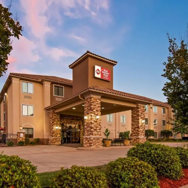 Best Western Plus Crown Colony Inn & Suites, hôtel à Diboll