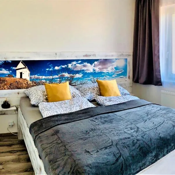 Penzion Holín u Prachovských skal, hotel a Jičín