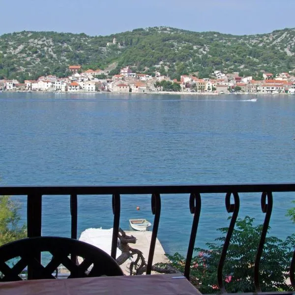 Apartments Ive, hotel v Tisne