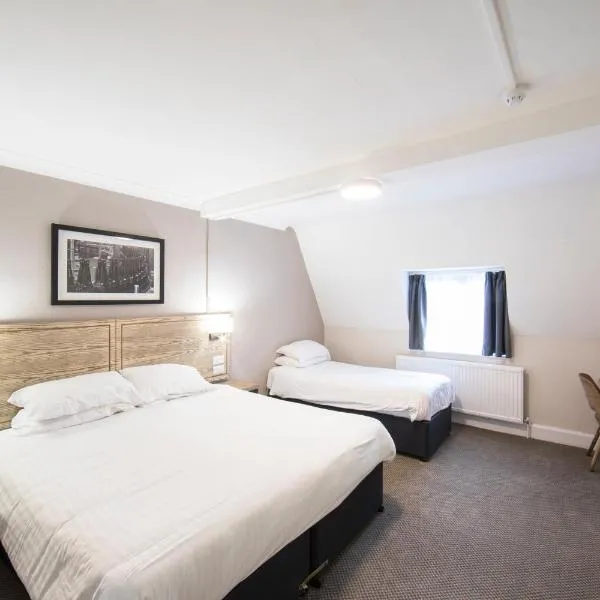 Half Moon, Sherborne by Marston's Inns, ξενοδοχείο σε Sherborne