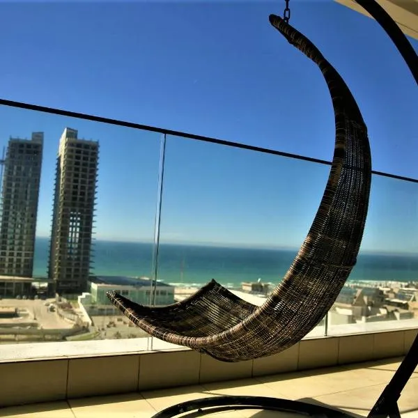 Bat Yam Luxery 5BR Sea View Suite, отель в Бат-Яме