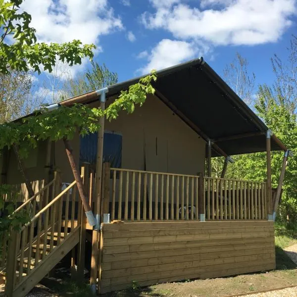 Riverwood Farm Glamping Safari Tent, hotel v destinaci Talaton