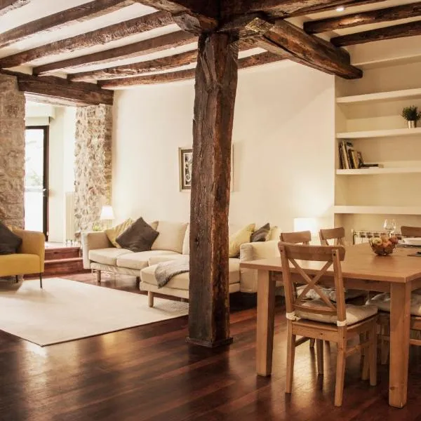 Central, Spacious and Authentic Family Apartment, hotel v destinaci San Sebastián