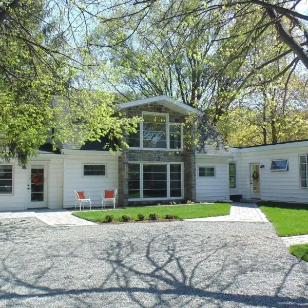 Carriage House On Kent, hotel v destinaci Niagara on the Lake