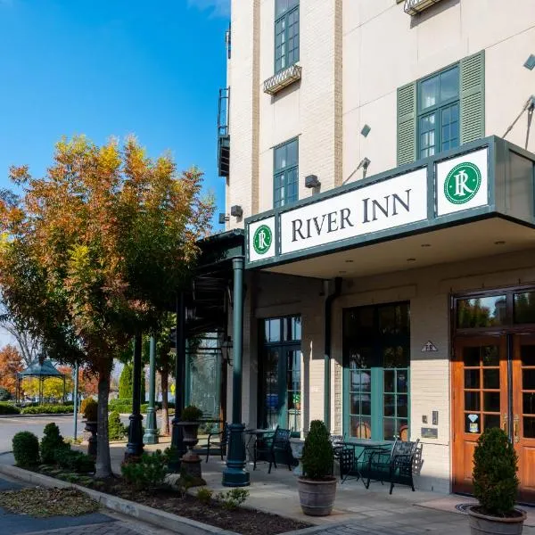 River Inn of Harbor Town: Mound City şehrinde bir otel