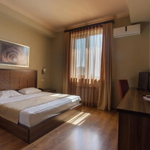 Kantar Hotel, hotel en Ereván