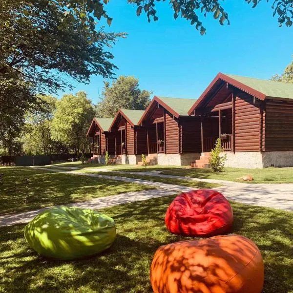 Wooden Village Resort, hótel í Berislavci