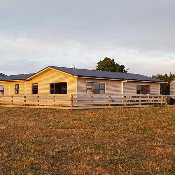 Waihakeke Cottage, hotel v destinaci Carterton