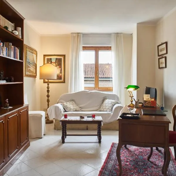 Casa Renata free covered private parking, hotel in Siena