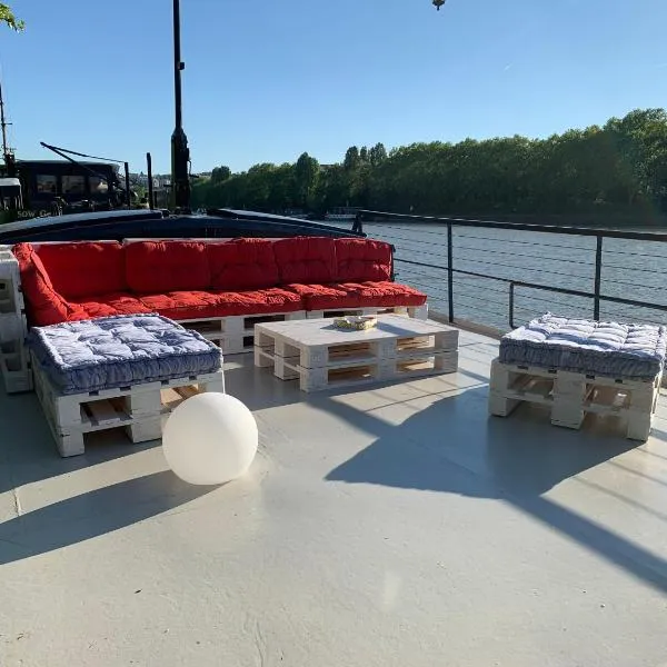 Péniche "SunFlower", hotel in Paris