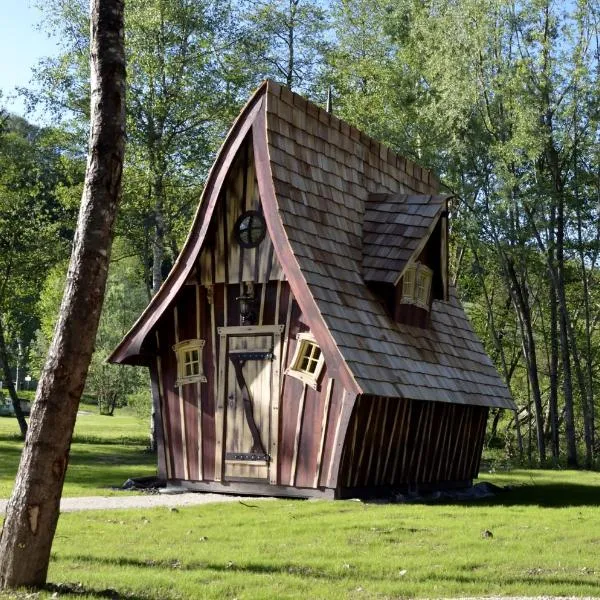 Cabanes d'Aiguebelette, hotel en Attignat-Oncin