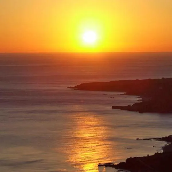 Golden Sun Apartments, hotel in Áyios Yeóryios