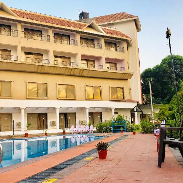 VITS Kamats Resort, Silvassa, hotel in Rudāna