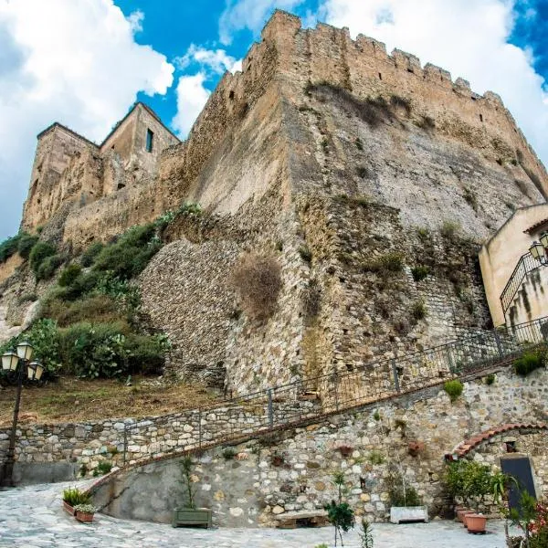 Casa castello, hotel en Rocca Imperiale