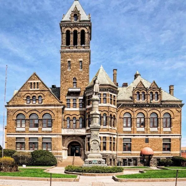 City Hall Grand Hotel, hotel di Williamsport