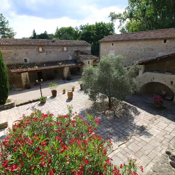 Logis Hôtel Restaurant Gîte La Bastide du Vébron, hotel v destinaci Grospierres