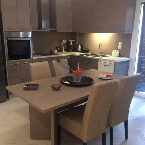 Eleni Apartment, hotel in Perdhika