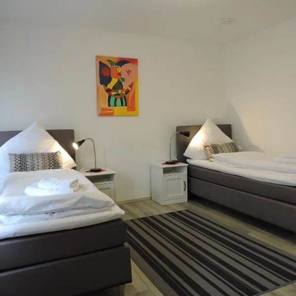 Haus Ferienwohnungen Hubert, hotel v destinaci Saarbrücken