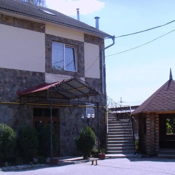 Dvorik, hotel in Mamaivci Village