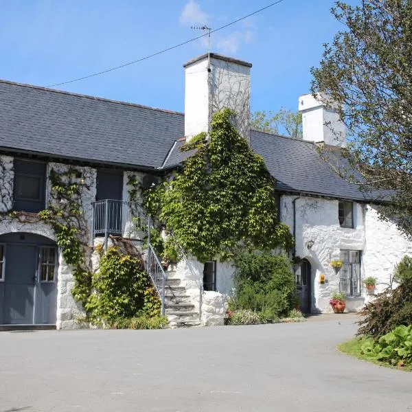 Dolgun Uchaf Historic B&B and Cottages in Snowdonia, ξενοδοχείο σε Dolgellau