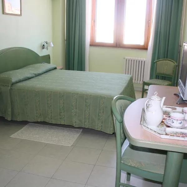 Hotel Grillo, hotel Nuoróban