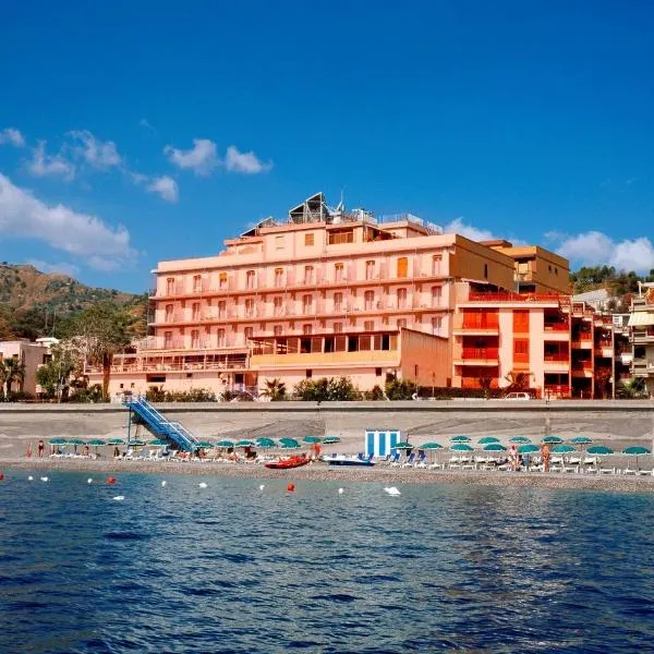 Hotel Kennedy, hotel en SantʼAlessio Siculo