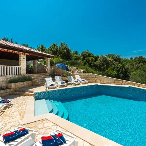 Apartments Villa Elena 3, hotel in Cavtat
