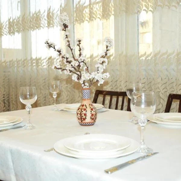 Massiv Apt, hotel in Yerevan