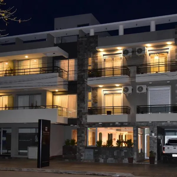 Nuevo Centro Apart Hotel & Suites, отель в городе Леонес