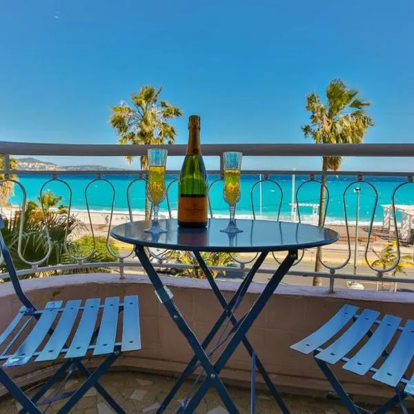 SEA FRONT SUITE - Panoramic View with Terrace - 85 m、ニースのホテル