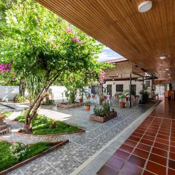 Hotel Colonial Villavieja, hotel v destinaci Villavieja