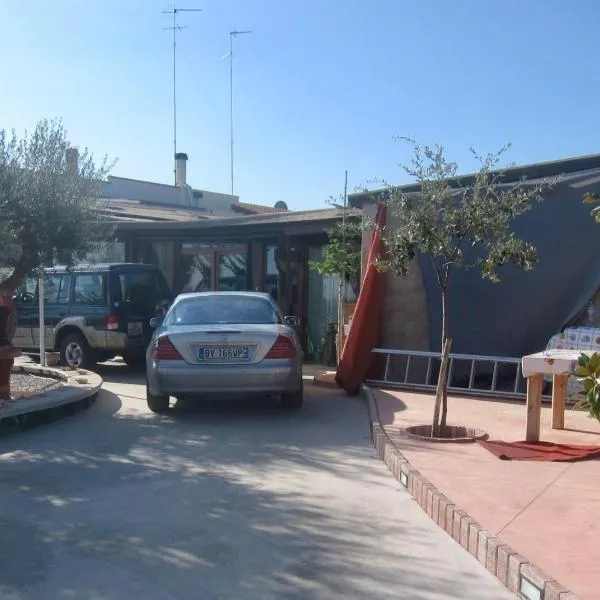 Music House a Castellana Grotte confinante via per Turi 500m dalle Grotte, hotel v destinaci Castellana Grotte
